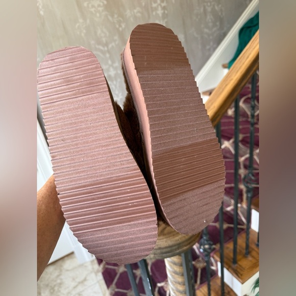 MIXIT lady slippers NWOT size 9 1/2 brown never worn brand new cozy - Picture 4 of 8